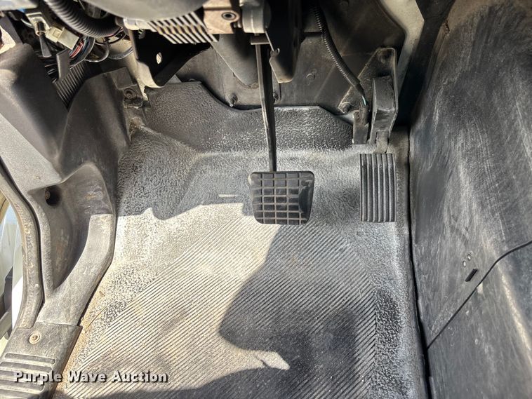 image for item EA5475 2007 International 8600 semi truck