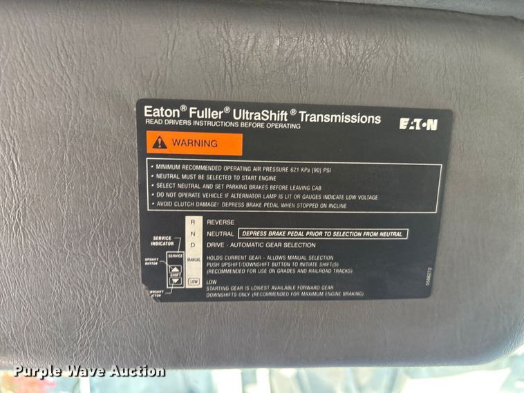 image for item EA5475 2007 International 8600 semi truck