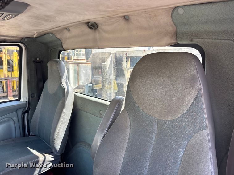 image for item EA5475 2007 International 8600 semi truck