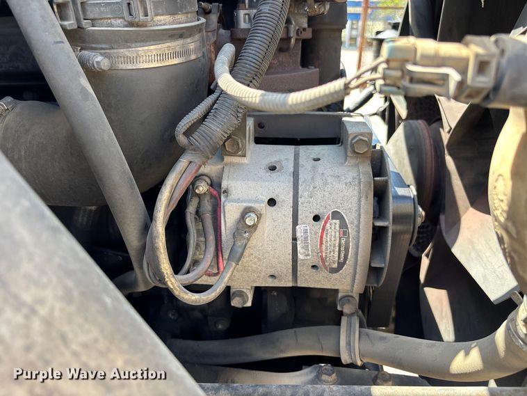 image for item EA5475 2007 International 8600 semi truck