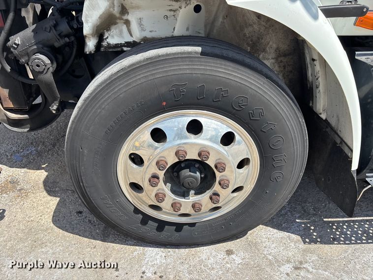 image for item EA5475 2007 International 8600 semi truck