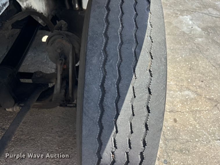 image for item EA5475 2007 International 8600 semi truck