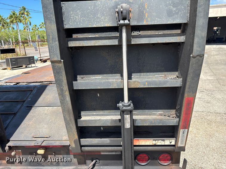 image for item EA5476 1980 Transcraft drop deck equipment trailer