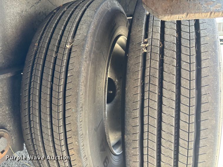 image for item EA5476 1980 Transcraft drop deck equipment trailer