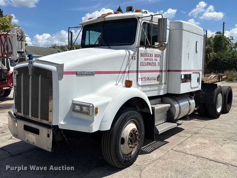 image for item EA5477 1994 Kenworth T800 semi truck