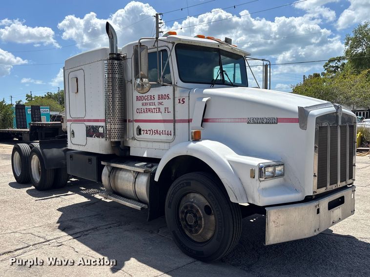 image for item EA5477 1994 Kenworth T800 semi truck