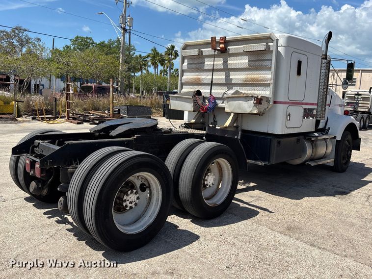 image for item EA5477 1994 Kenworth T800 semi truck