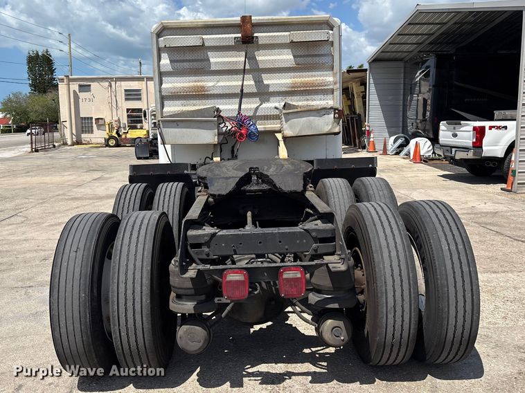 image for item EA5477 1994 Kenworth T800 semi truck