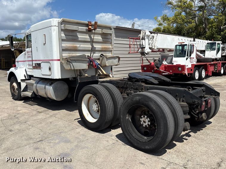 image for item EA5477 1994 Kenworth T800 semi truck