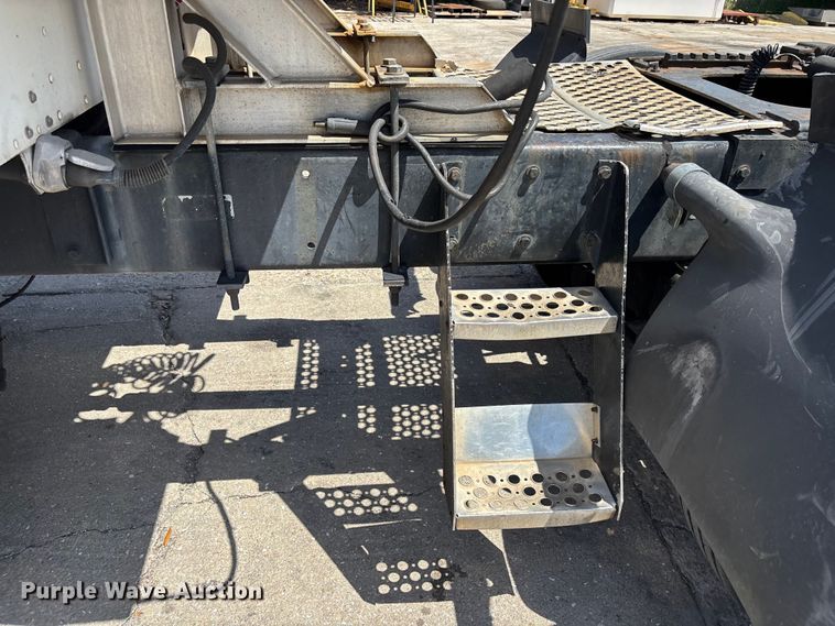 image for item EA5477 1994 Kenworth T800 semi truck