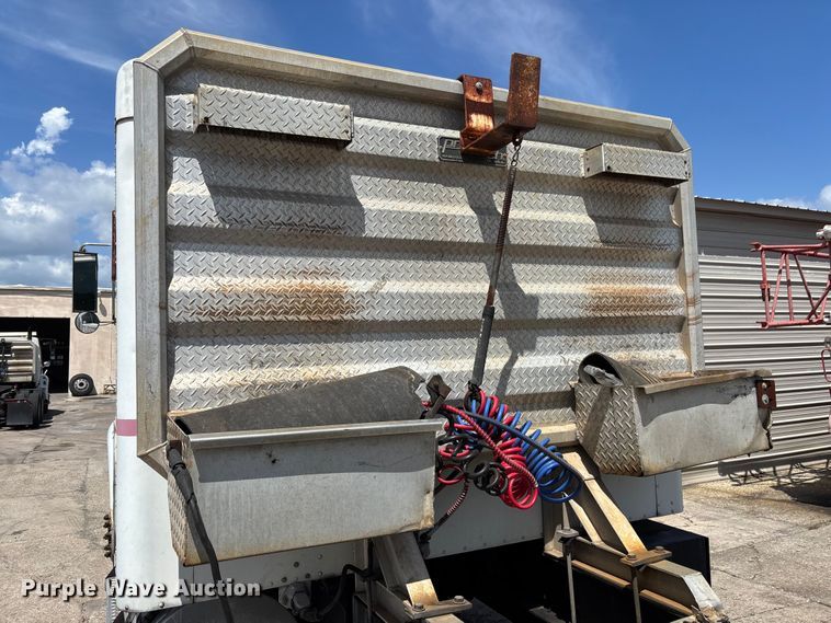 image for item EA5477 1994 Kenworth T800 semi truck