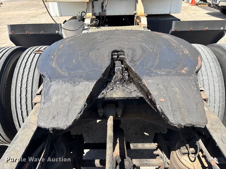 image for item EA5477 1994 Kenworth T800 semi truck