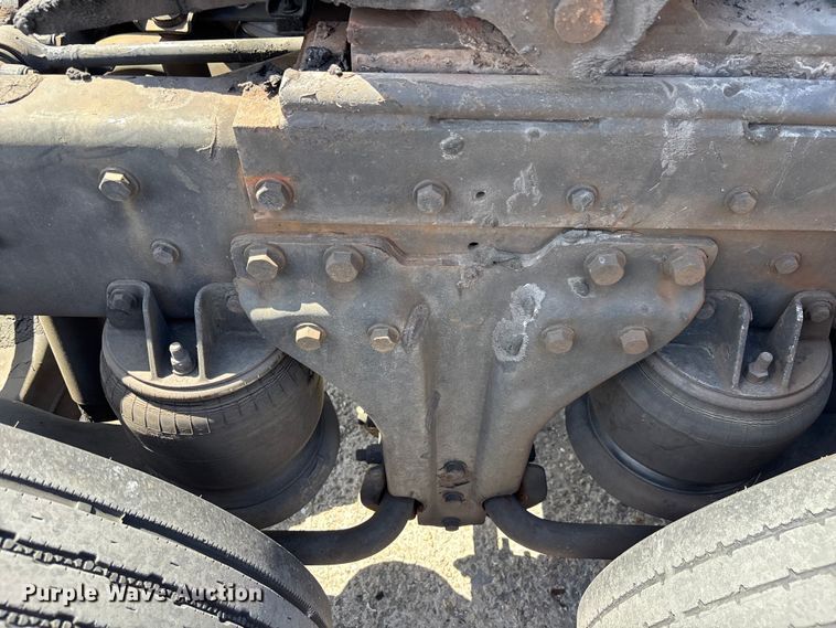 image for item EA5477 1994 Kenworth T800 semi truck