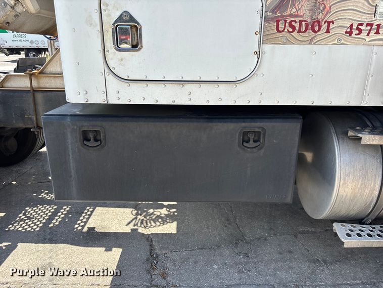 image for item EA5477 1994 Kenworth T800 semi truck