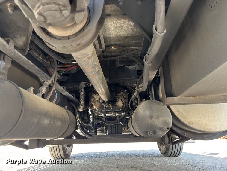 image for item EA5477 1994 Kenworth T800 semi truck