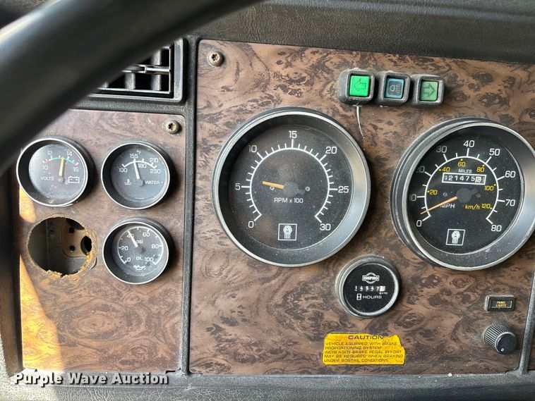 image for item EA5477 1994 Kenworth T800 semi truck