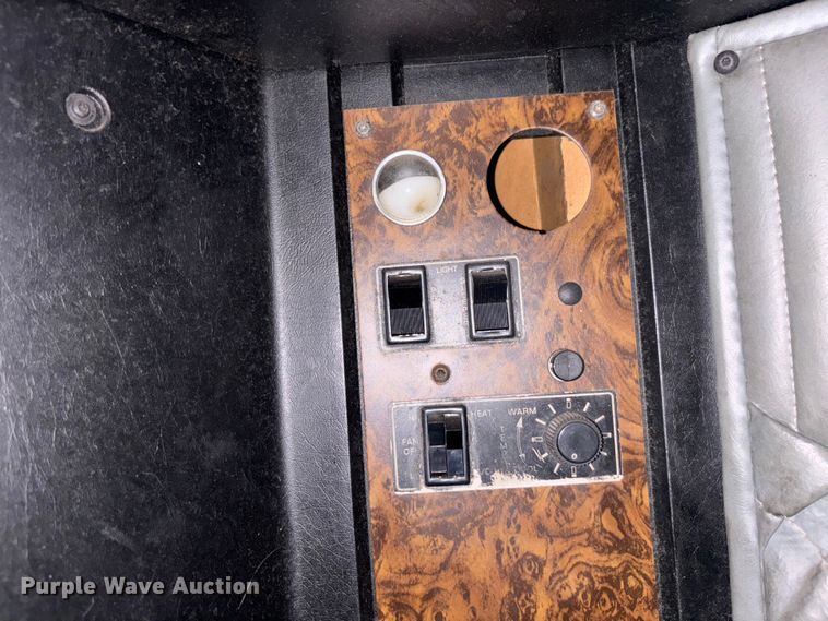 image for item EA5477 1994 Kenworth T800 semi truck