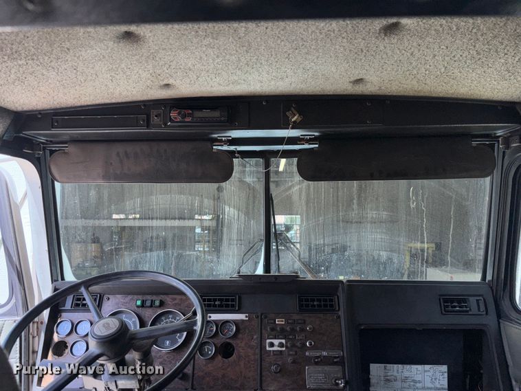 image for item EA5477 1994 Kenworth T800 semi truck