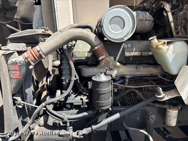 image for item EA5477 1994 Kenworth T800 semi truck