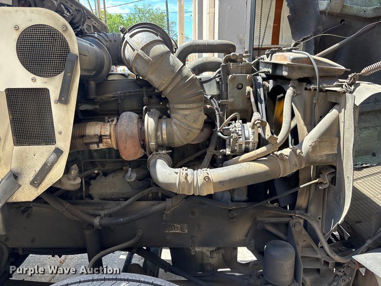 image for item EA5477 1994 Kenworth T800 semi truck