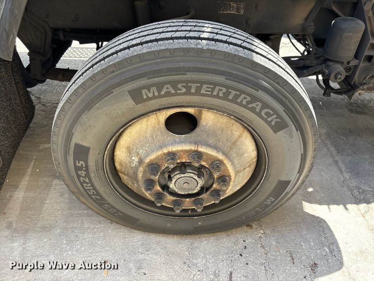 image for item EA5477 1994 Kenworth T800 semi truck