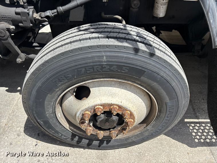 image for item EA5477 1994 Kenworth T800 semi truck