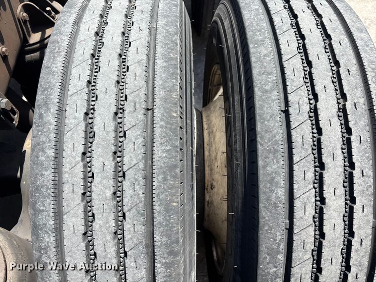 image for item EA5477 1994 Kenworth T800 semi truck