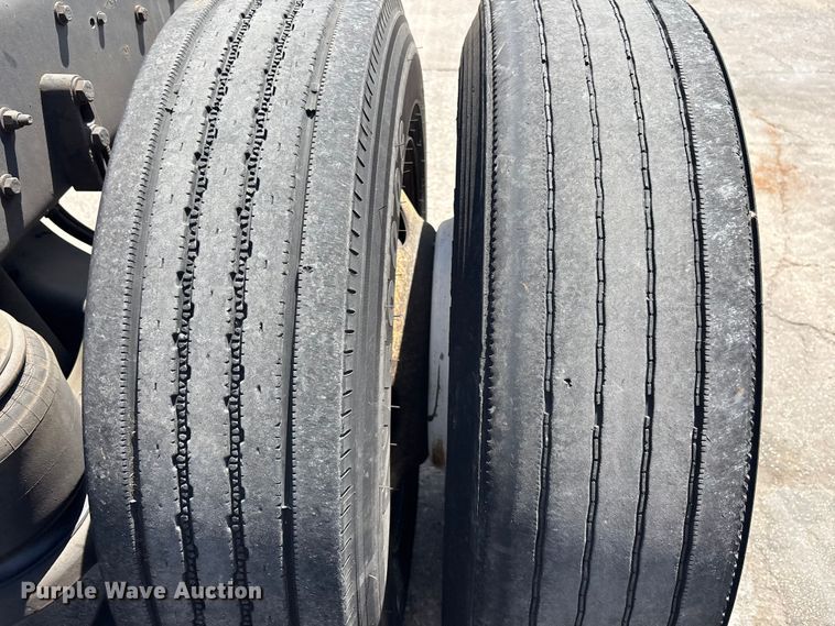 image for item EA5477 1994 Kenworth T800 semi truck