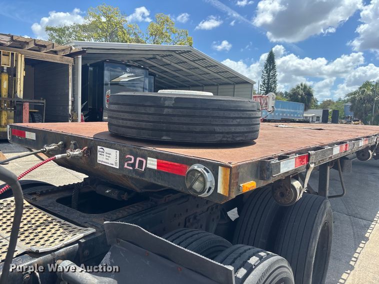 image for item EA5478 1999 Transcraft TL-2000 flatbed trailer