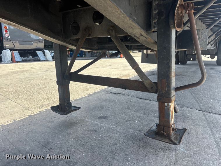 image for item EA5478 1999 Transcraft TL-2000 flatbed trailer