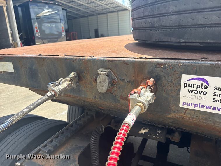 image for item EA5478 1999 Transcraft TL-2000 flatbed trailer