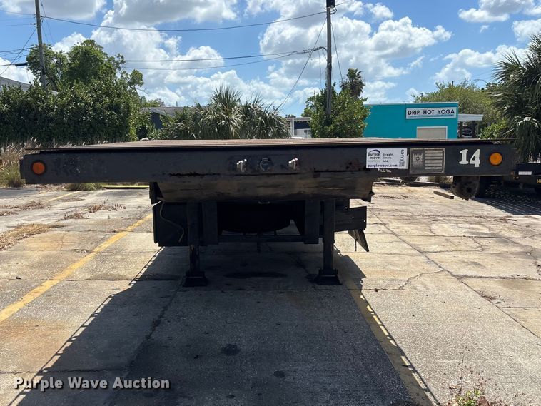 image for item EA5479 1990 TrailKing TS70CS-482 drop deck equipment trailer