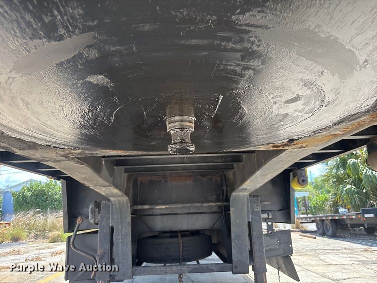 image for item EA5479 1990 TrailKing TS70CS-482 drop deck equipment trailer