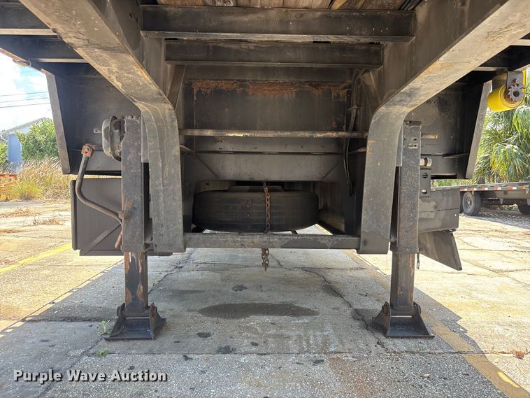 image for item EA5479 1990 TrailKing TS70CS-482 drop deck equipment trailer