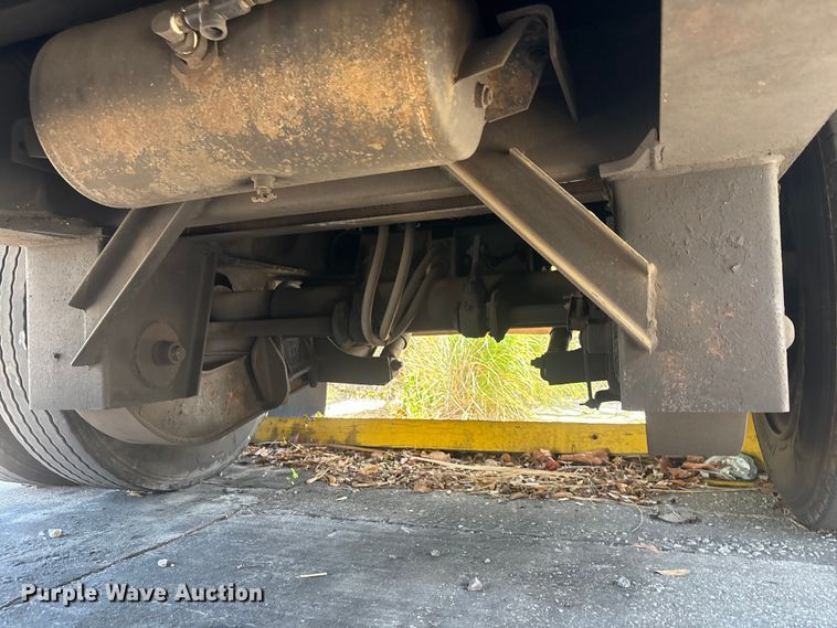 image for item EA5479 1990 TrailKing TS70CS-482 drop deck equipment trailer