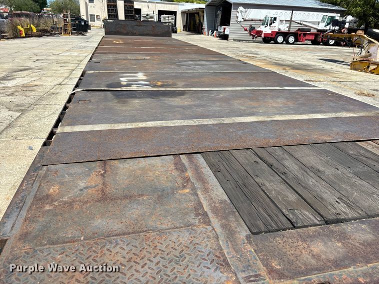 image for item EA5479 1990 TrailKing TS70CS-482 drop deck equipment trailer