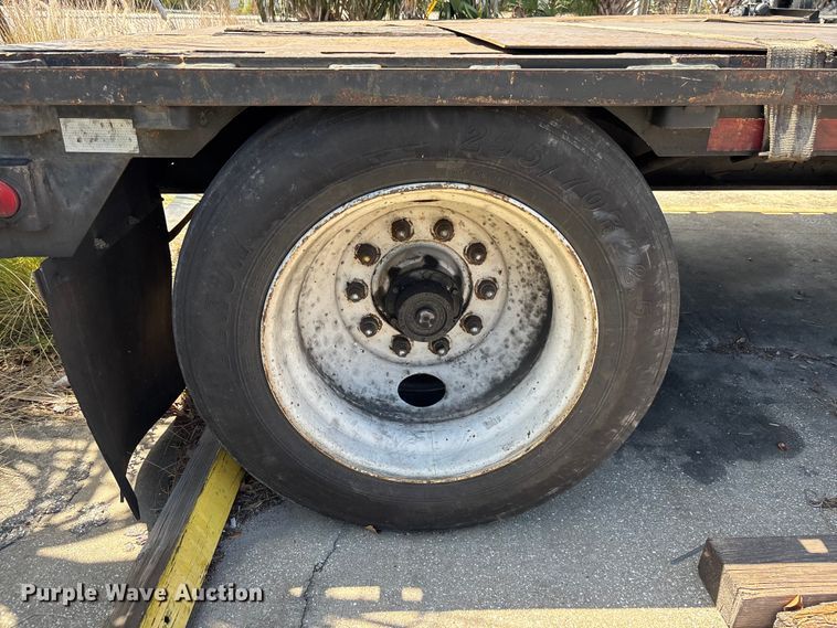 image for item EA5479 1990 TrailKing TS70CS-482 drop deck equipment trailer