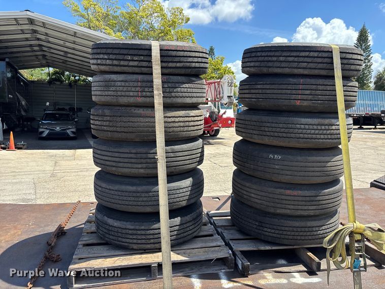 image for item EA5480 1981 Chancey LBT35SPSD lowboy equipment trailer