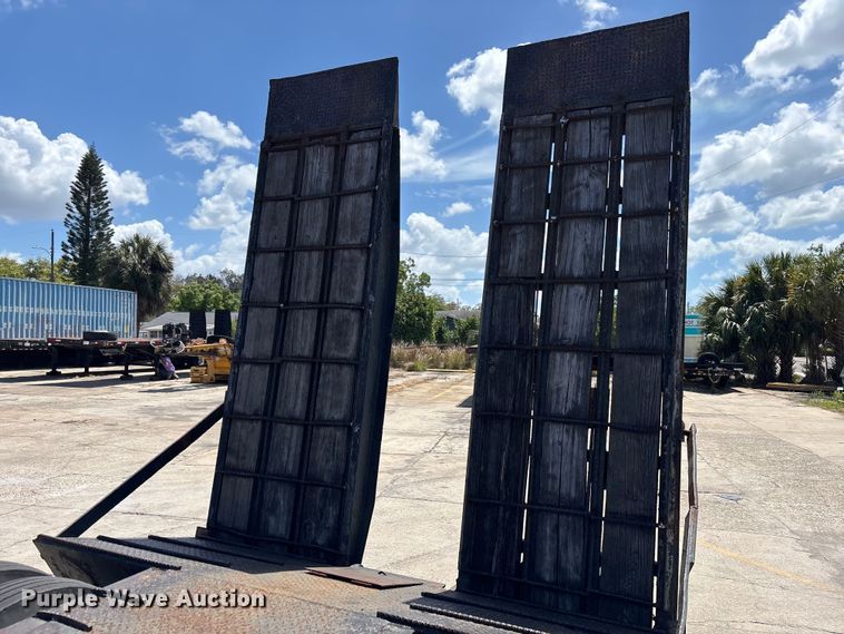 image for item EA5480 1981 Chancey LBT35SPSD lowboy equipment trailer