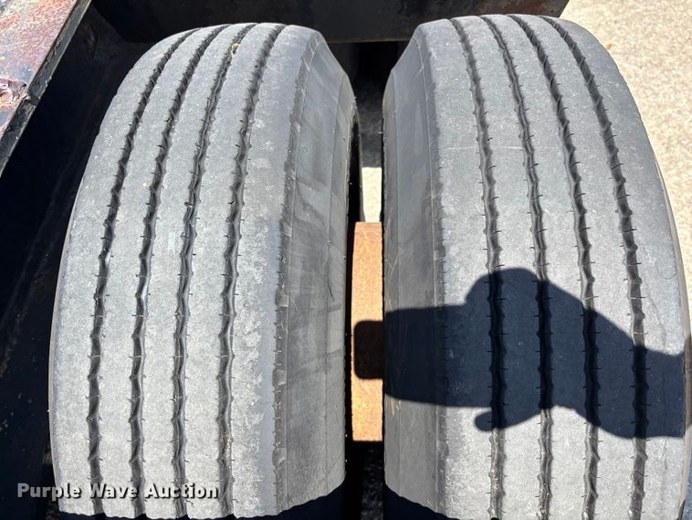 image for item EA5480 1981 Chancey LBT35SPSD lowboy equipment trailer