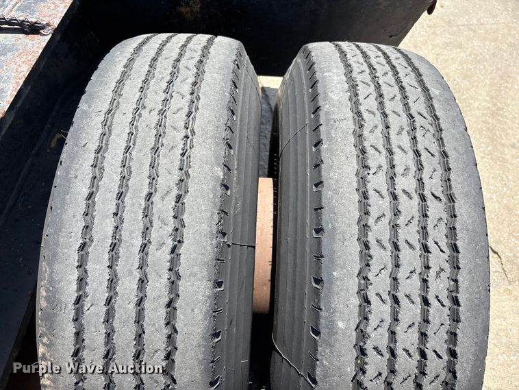 image for item EA5480 1981 Chancey LBT35SPSD lowboy equipment trailer