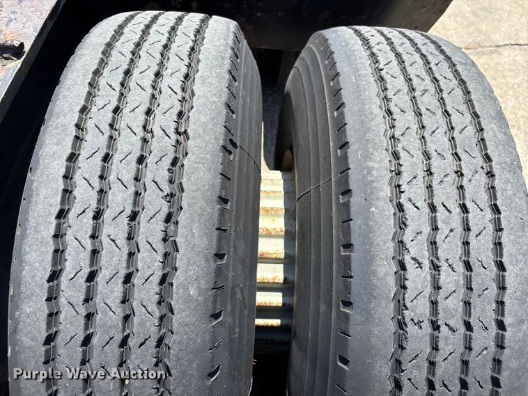 image for item EA5480 1981 Chancey LBT35SPSD lowboy equipment trailer