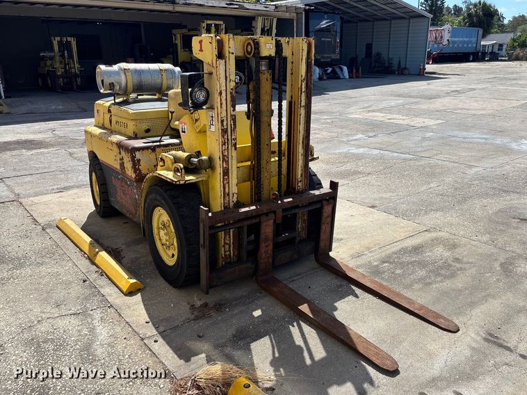 image for item EA5482 1969 Hyster H80C forklift