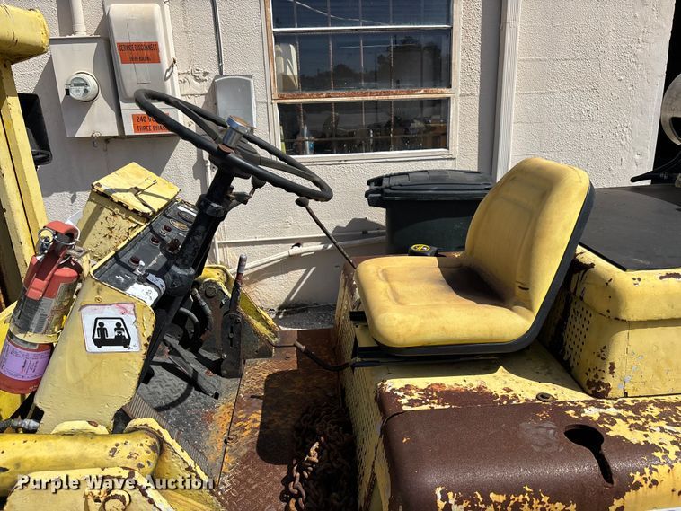 image for item EA5482 1969 Hyster H80C forklift