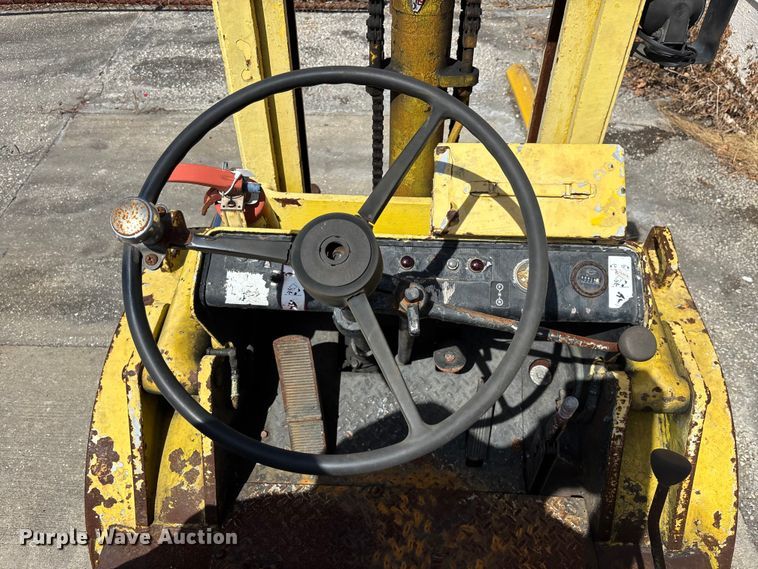 image for item EA5482 1969 Hyster H80C forklift