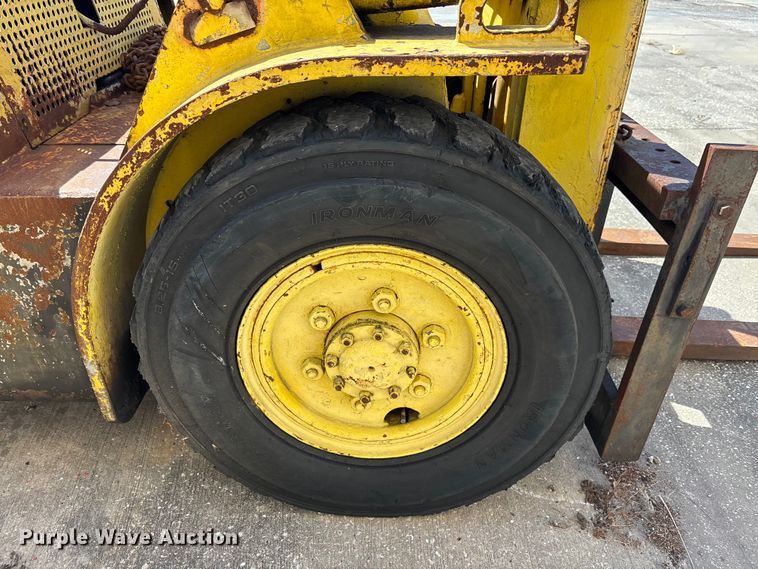 image for item EA5482 1969 Hyster H80C forklift