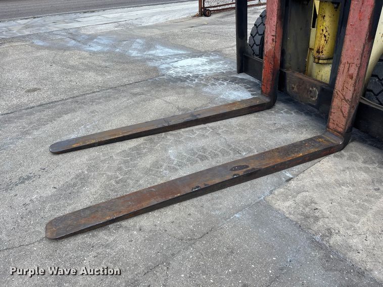 image for item EA5483 Hyster H350B forklift