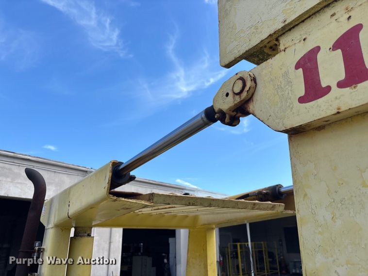 image for item EA5483 Hyster H350B forklift