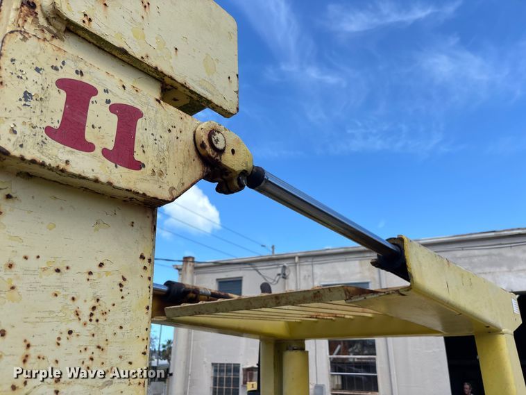 image for item EA5483 Hyster H350B forklift