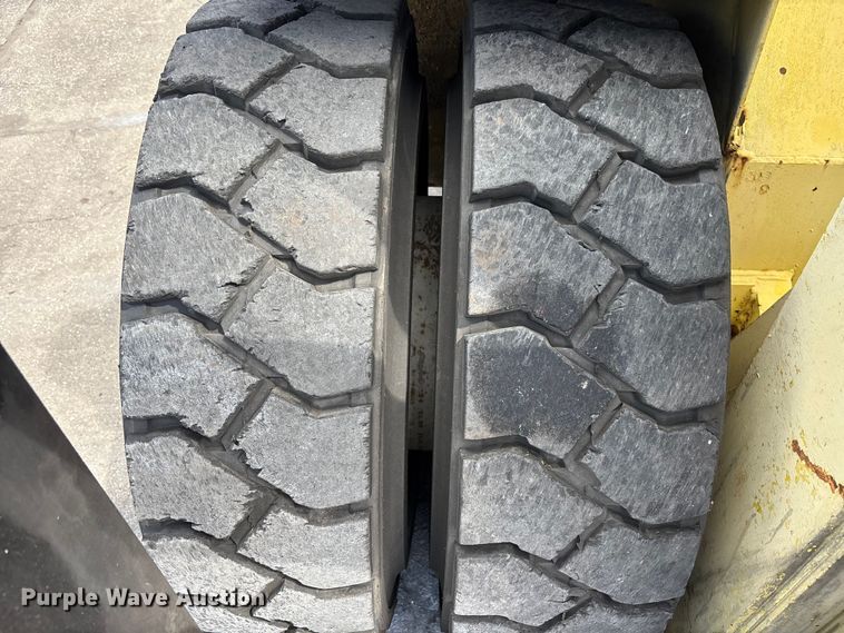 image for item EA5483 Hyster H350B forklift